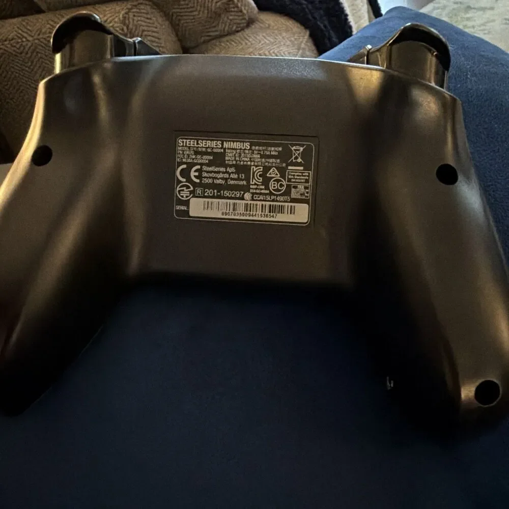 SteelSeries Nimbus Bluetooth Mobile Gaming Controller – Iphone, iPad, Apple TV